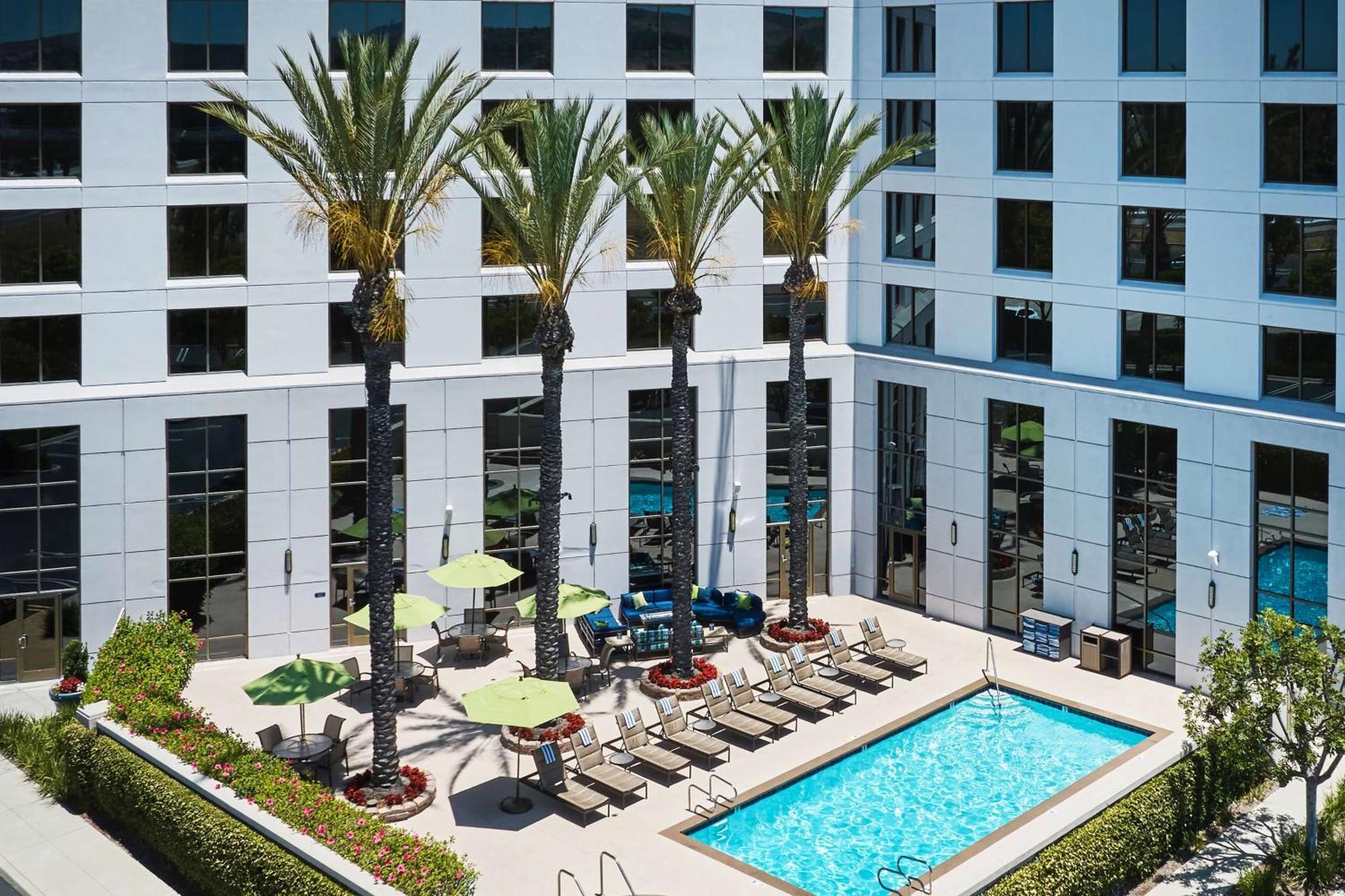 Doubletree By Hilton Irvine Spectrum Exterior photo