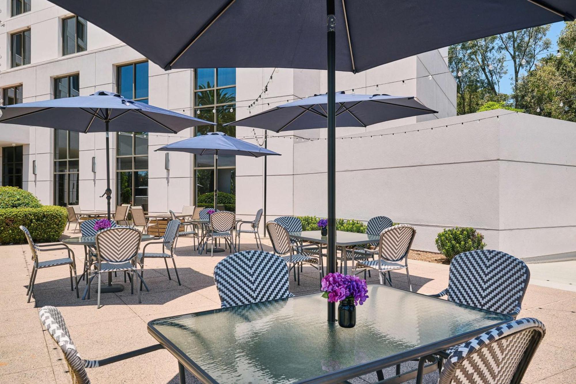 Doubletree By Hilton Irvine Spectrum Exterior photo