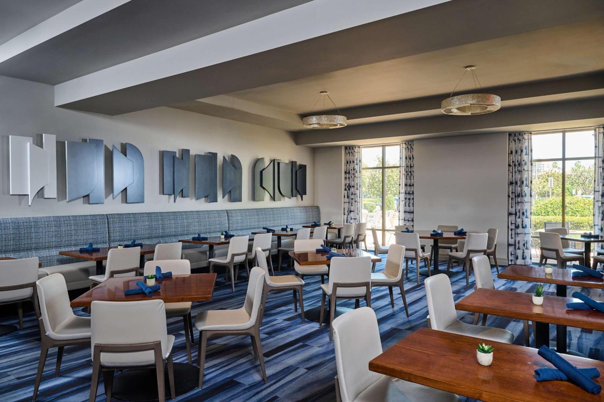 Doubletree By Hilton Irvine Spectrum Exterior photo